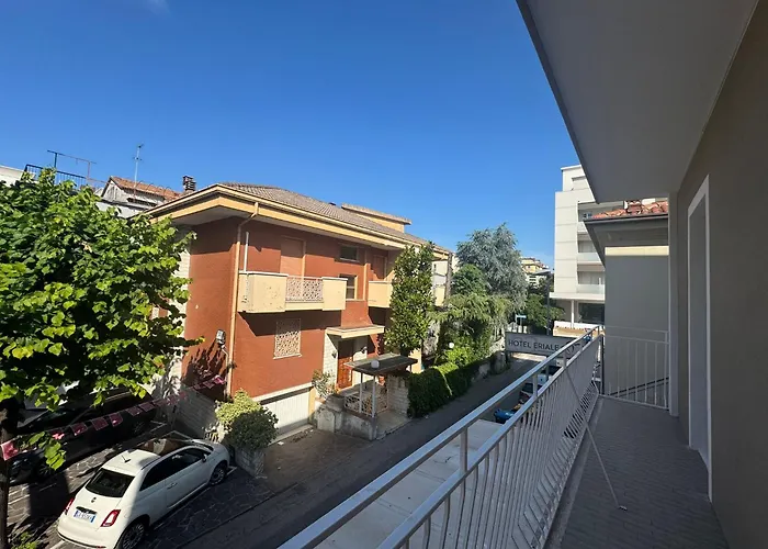 فندق Eriale Nuova Gestione 2*