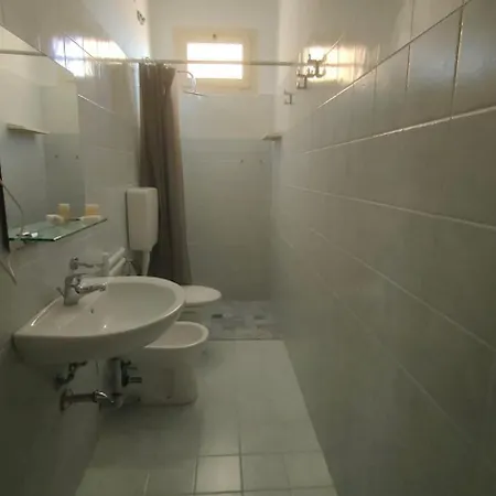 Eriale Hotel 2*