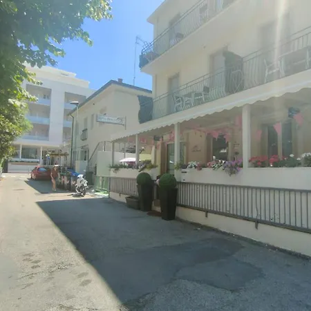 Hotel Eriale 2*